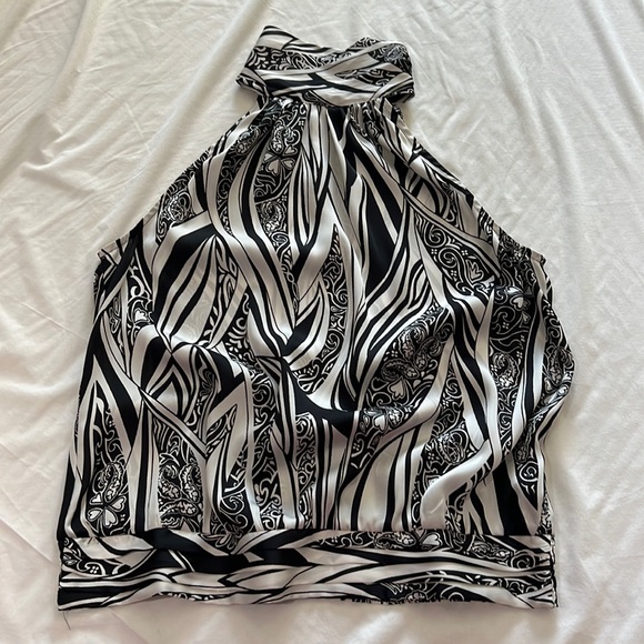 Gently used top - Picture 1 of 1